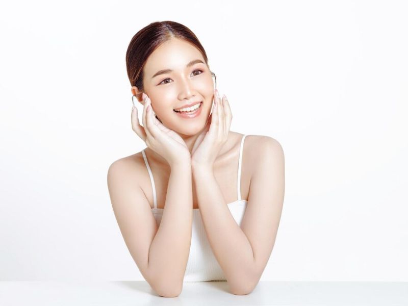 Tinh bột nghệ trị mụn hiệu quả và an toàn tại nhà
